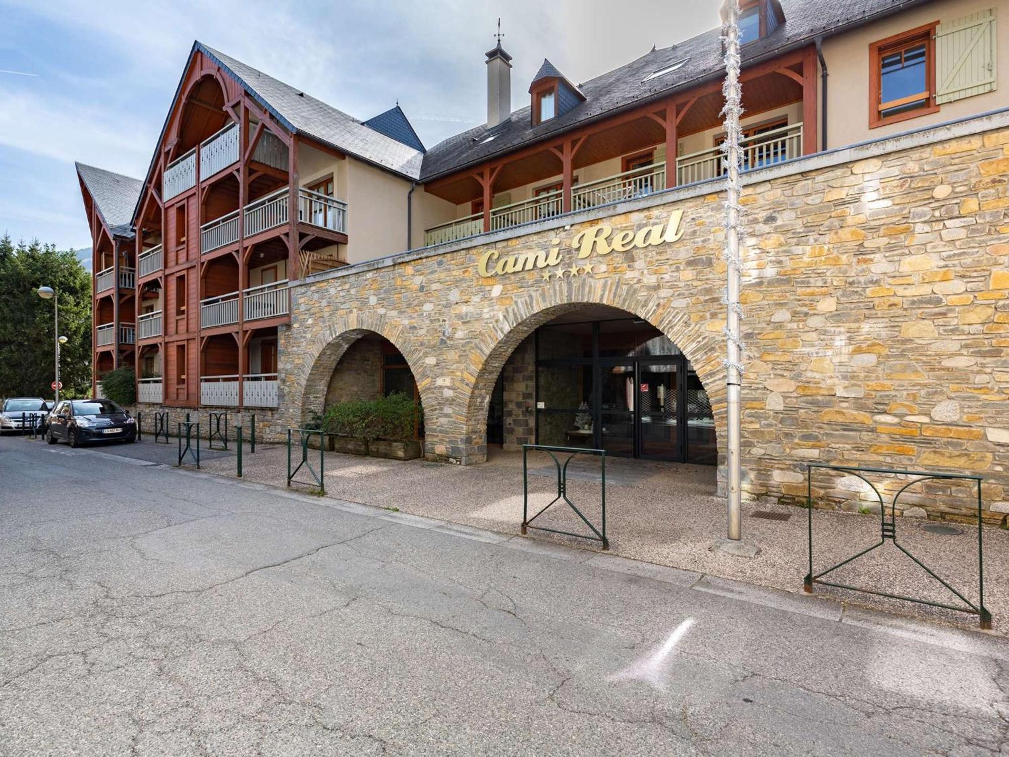 Appartement Duplex Centre Saint-Lary Avec Piscine, Sauna Et Parking - Fr-1-296-395 Exteriér fotografie